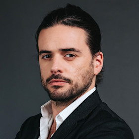 Winston Marshall Prageru