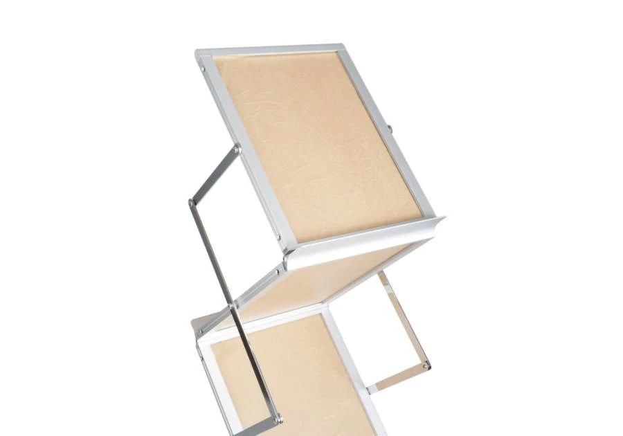 Porte-documents-métal-avec-protections-sur-les-partie-en-plastique-transparent