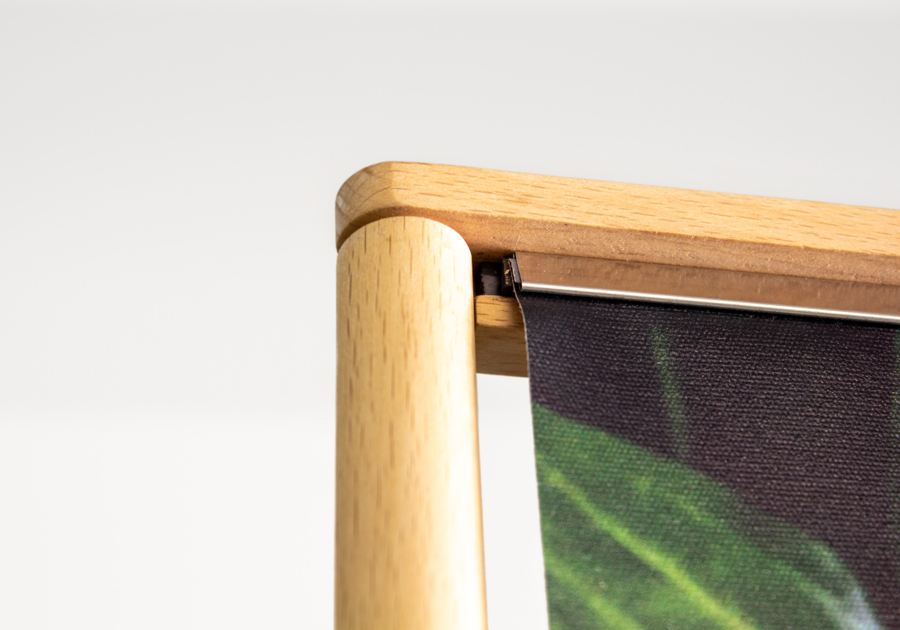 Tótem de madera de ángulo alto