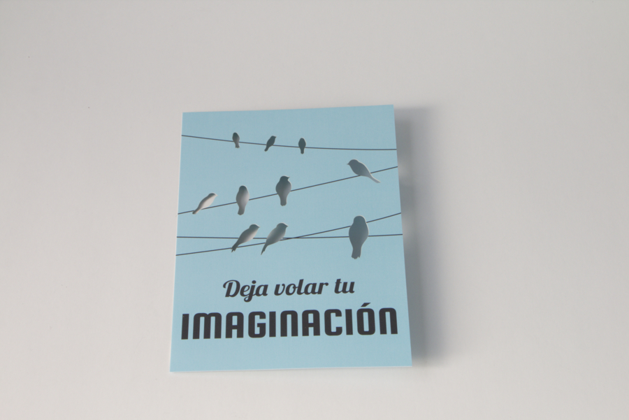 Postal con troquelado láser