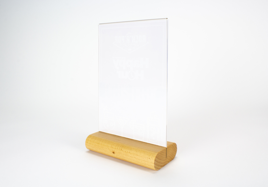 Porta menús de madera con placa transparente