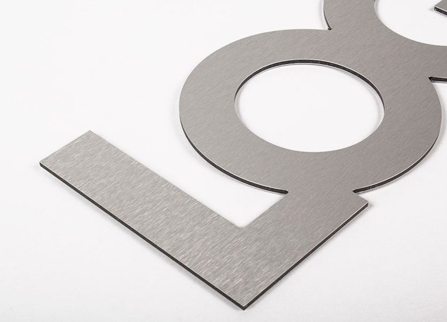 Letras y logo de aluminio dorado o plateado de 3 mm Silver Zoom