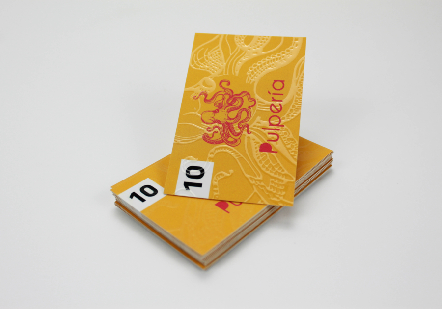 Tarjeta de visita barnizada en 3D