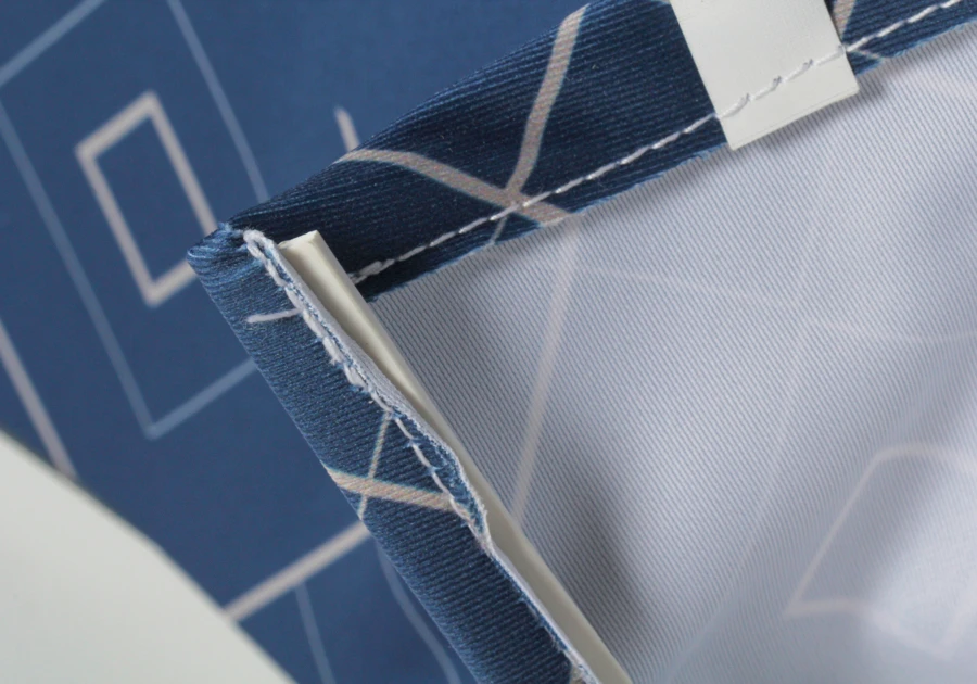 Estructura autoportante con tela tensada - Tela con ribete cosido (detalle)