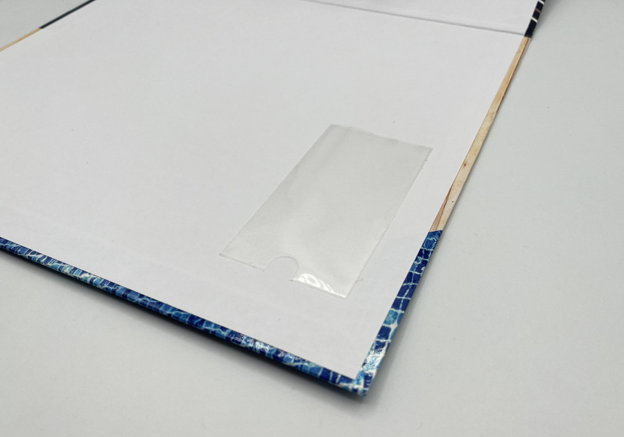 Archivador contracolado con soporte adhesivo para tarjetas de PVC