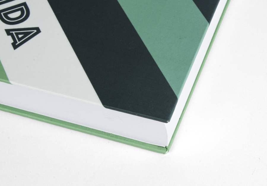 Agenda de tapa dura - 17 x 24 cm - cantos cuadradas