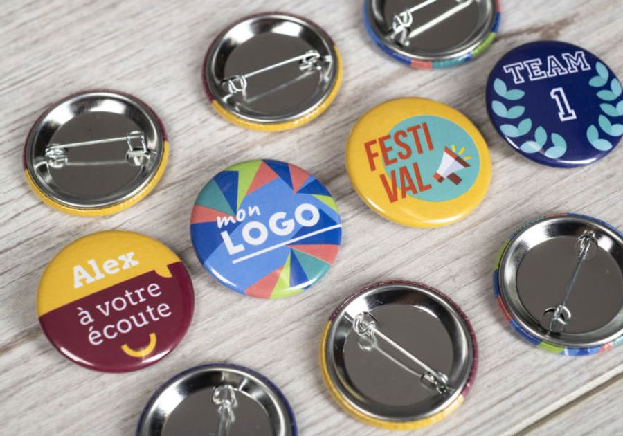 Badge rond en métal