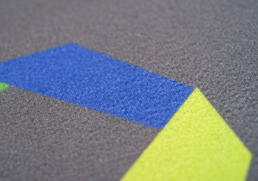 Alfombra de suelo de punto de poliéster de 1,4 mm con borde de goma de 20 mm en un lado