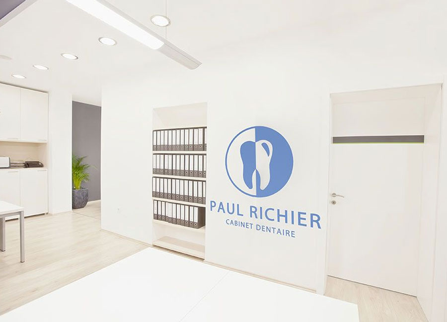 Letra y logotipo de plexiglás de 3 mm para clínica dental personalizada