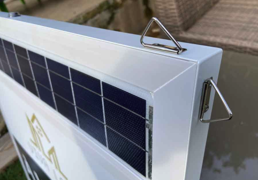 Panel publicitario iluminado con energía solar, panel solar de esquina