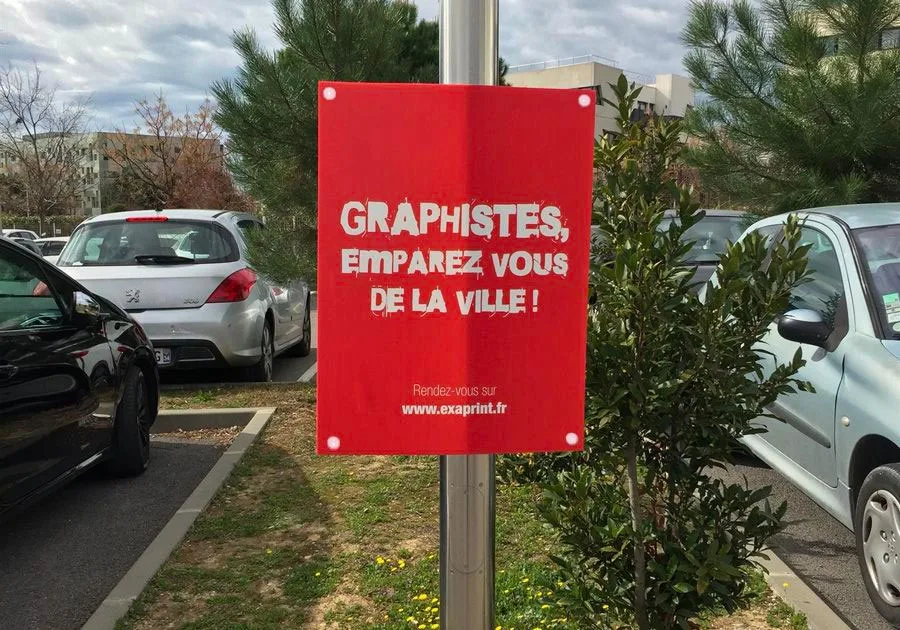 Cache poteau rigide