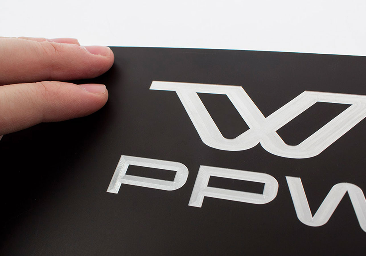 Placa de aluminio negro mate
