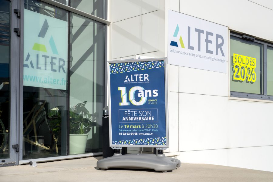 Exhibición de letreros de acera estándar exterior