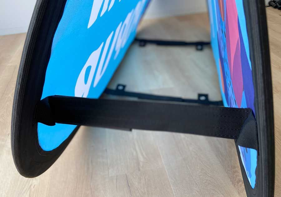 Detalles del caballete outbean: estructura, correa y velcro