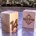 Cube en bois gravé