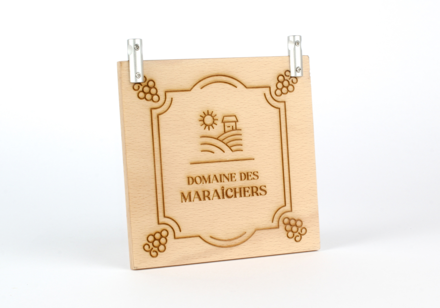 Placa de madera grabada con grabado y accesorio para colgar 15x15cm