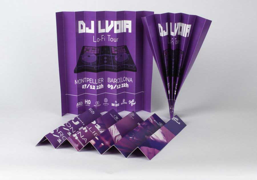 Aplaudidor de cartón violeta con 9 pliegues en acordeón