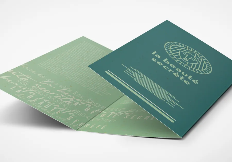 Dépliant papier recyclé 6 faces livre plie