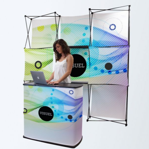 Stand multifacético con 9 elementos visuales personalizada