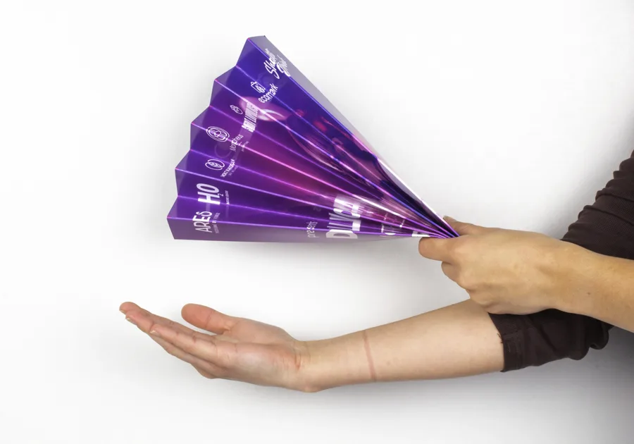 Applaudisseur en carton plie?
