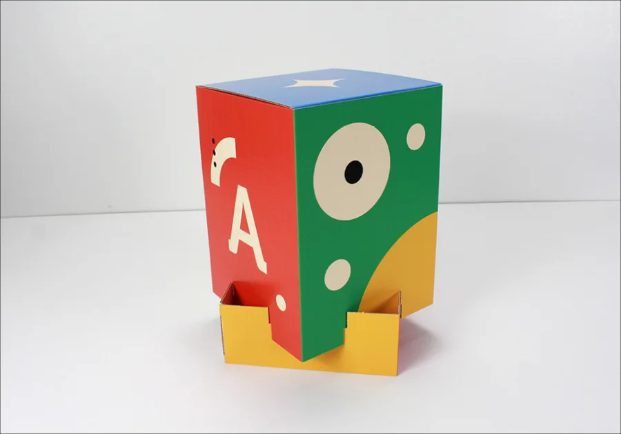 Mini tótem de cartón de 4 caras 285 x 310 x 285 cm