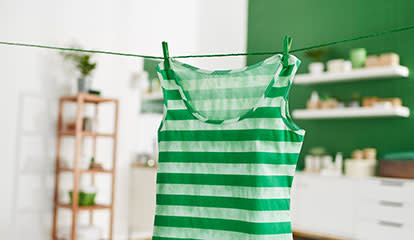 How to remove colour stains from clothes
