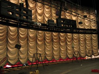 Curtains for stage technology solutions