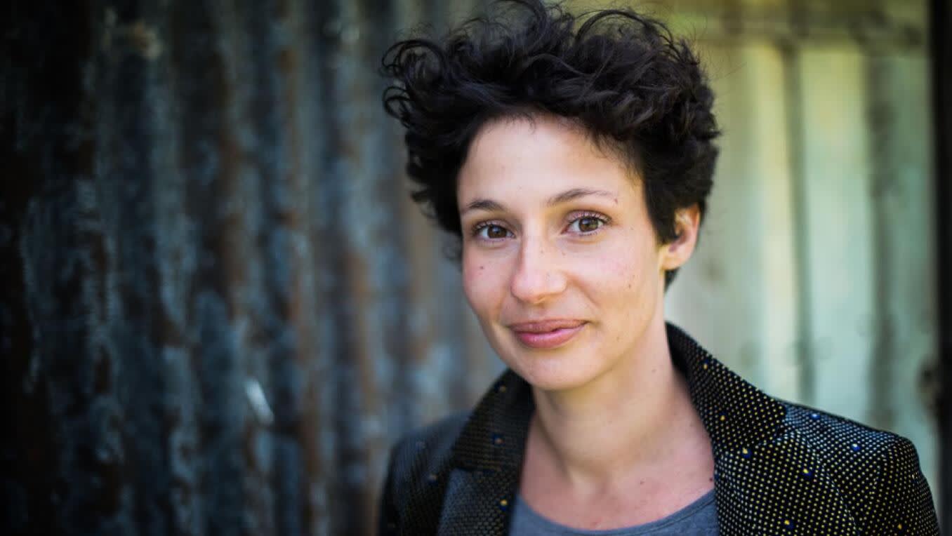Entretien avec Alice Zeniter : "Le politique est profondément romanesque et la littérature est une excellente manière de le traiter"