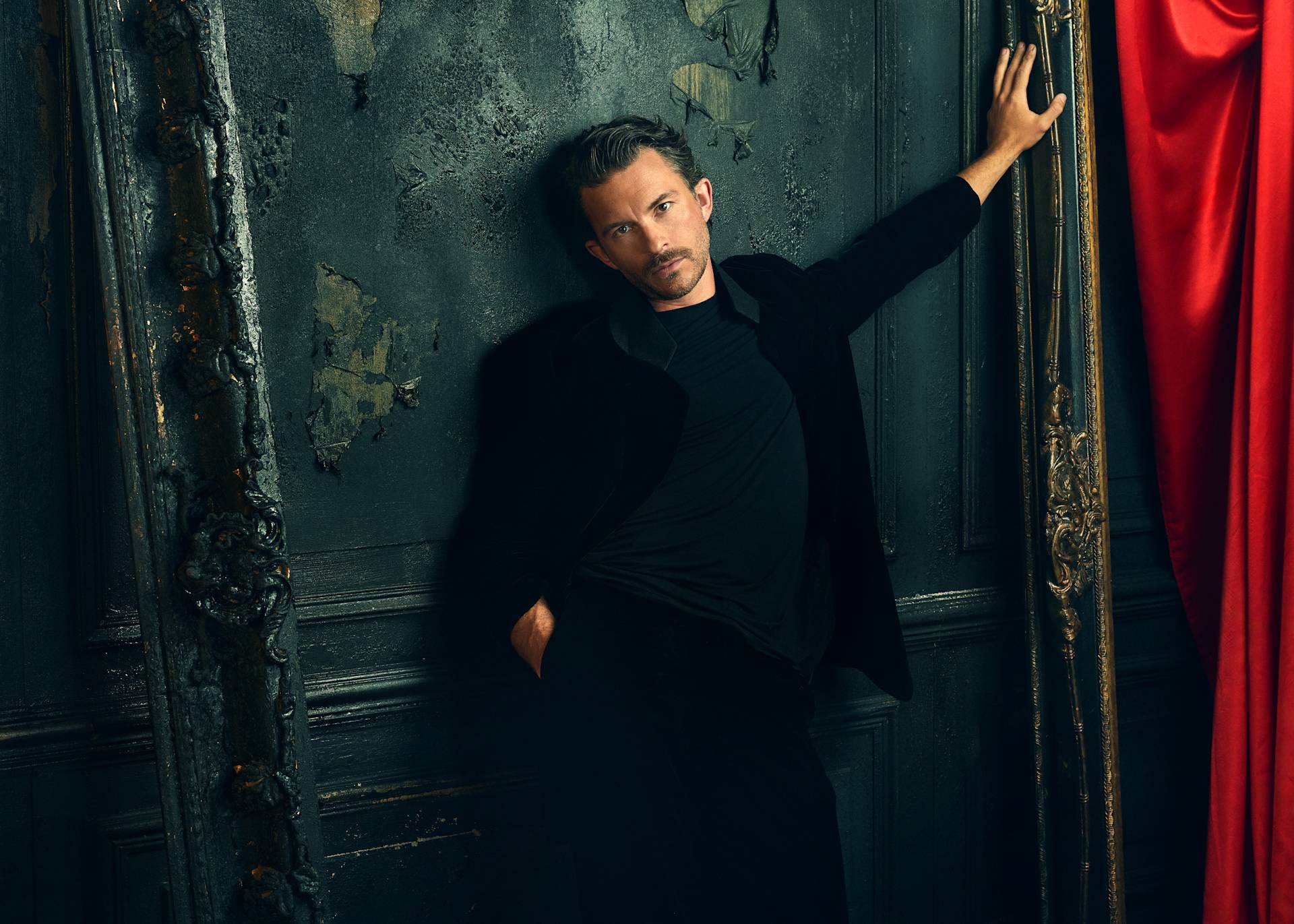 Jonathan Bailey Dracula image