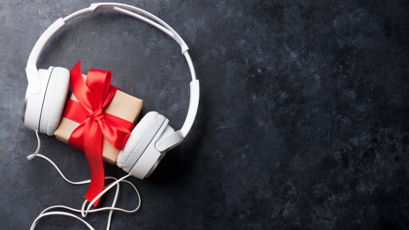 How to Shop for Your On-the-Go Loved Ones This Holiday