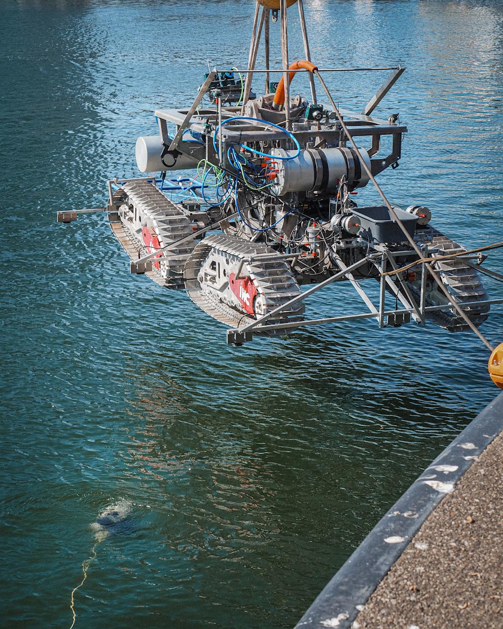 Royal IHC crawler and the Blueye ROV in the water at the SeaSEC challenge weeks.