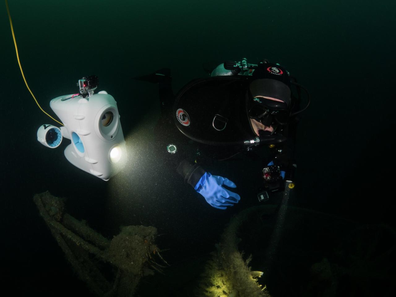 Digital dykkekompis lar deg bli med ned i dypet uten å selv bli våt