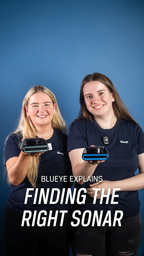 Interns Martine og Amalie forklarer hvordan man finner den rette sonaren