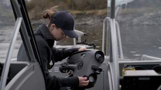 Pinger mounted on a Blueye X3 in the boat