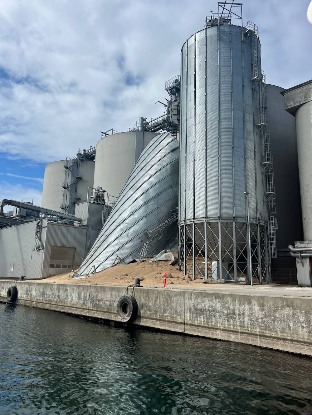 Silo collapse_Photo by Norad