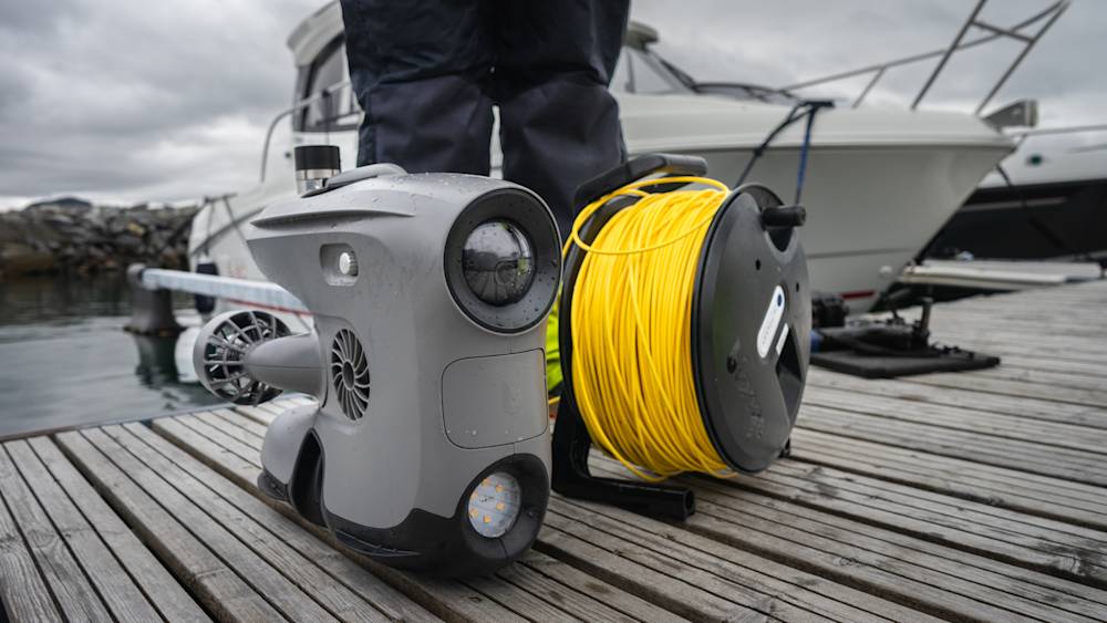 Blueye X3 with the tether reel 