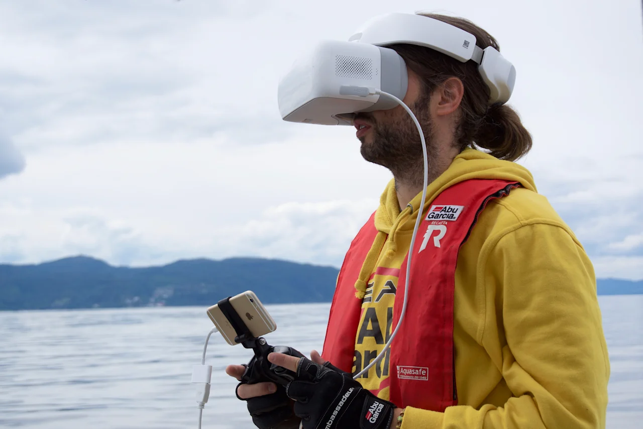 2017: The DJI Googles connected to iPhone using HDMI adapter.