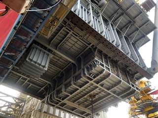 Cantilever and drilling string