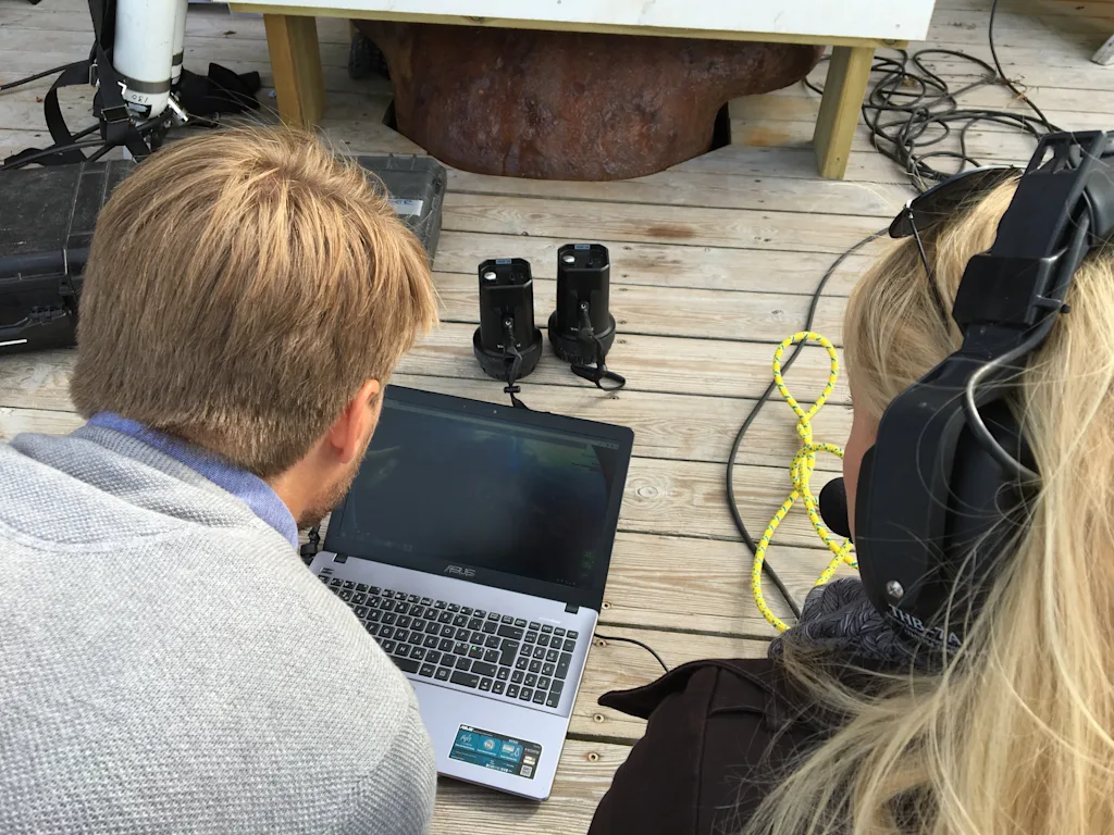 Performing live interview under water is much easier when you can see what's going on!