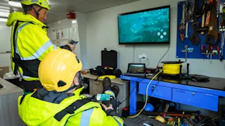 Controlling the Blueye drone inside a boat 
