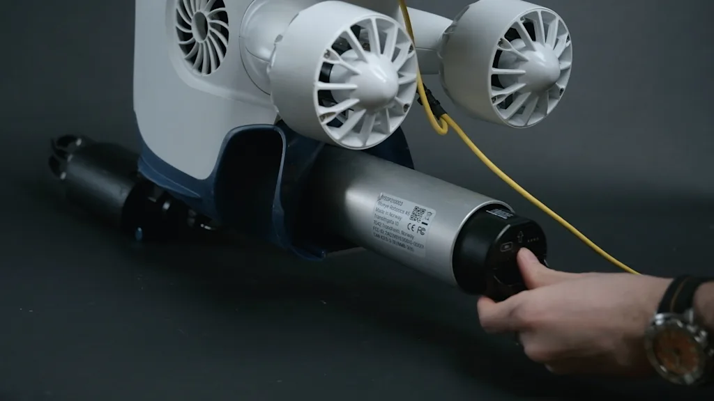 Swapping battery on the X1