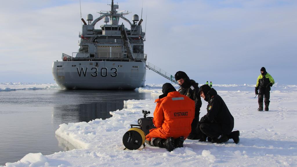 Norwegian Coast Guard mission at Svalbard