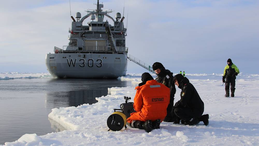 The Norwegian Coast Guard - KV Svalbard with Blueye X3.JPG
