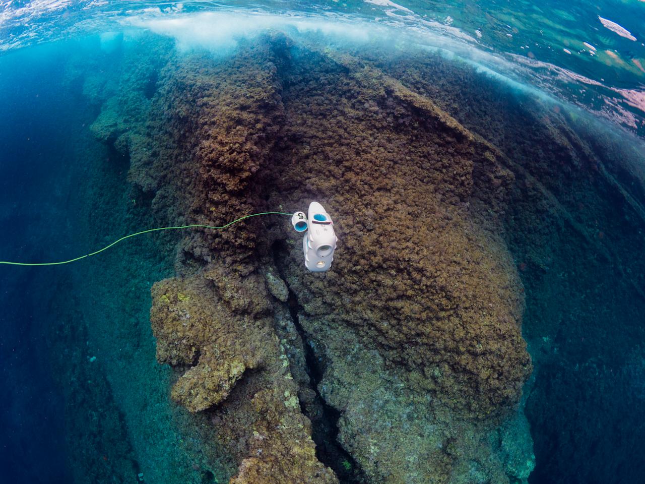 Exploring the underwater geological structures