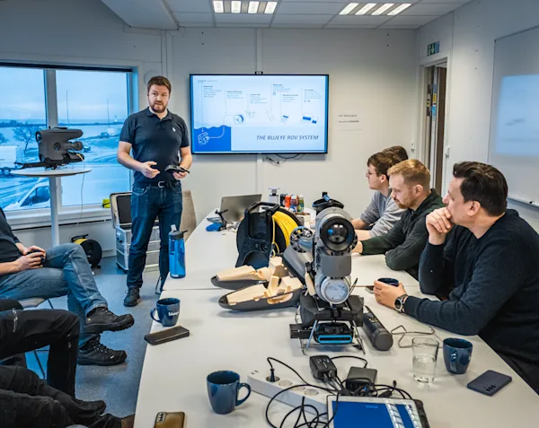 Do you need training to operate a Blueye ROV as an ROV pilot?