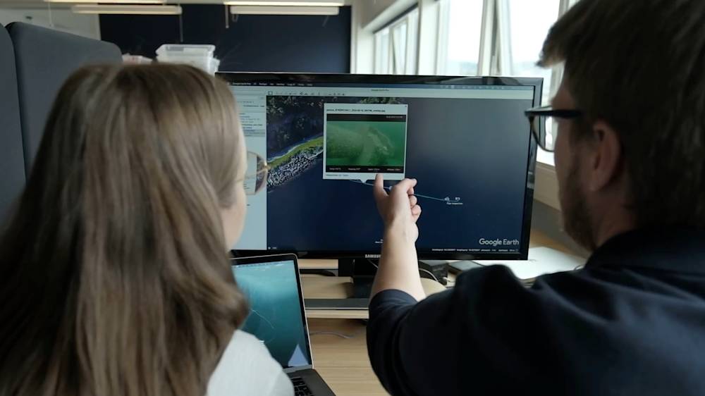 Ser på posisjonsdata på kontoret