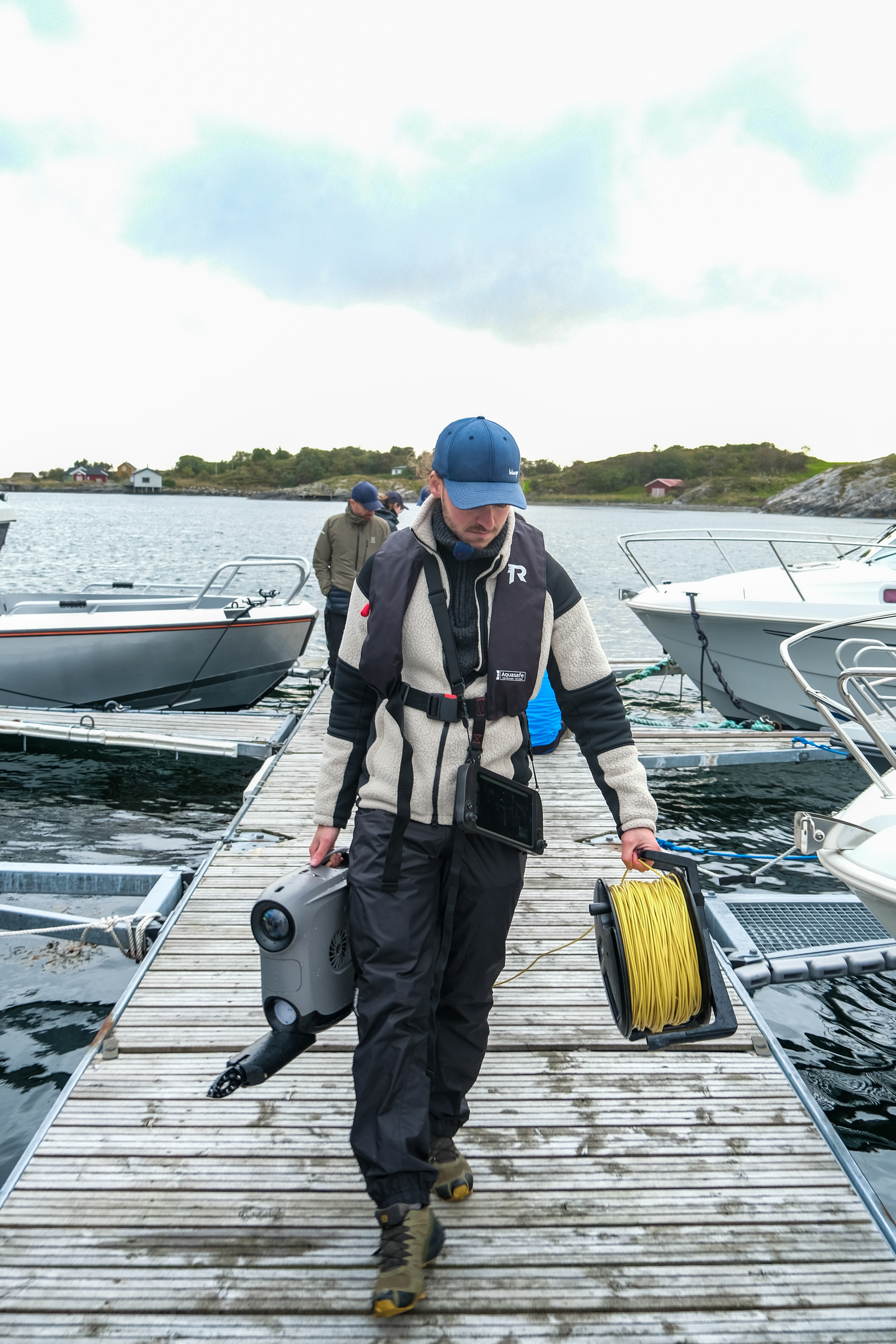 Mini ROV guide: small ROV for professional inspections | Blueye