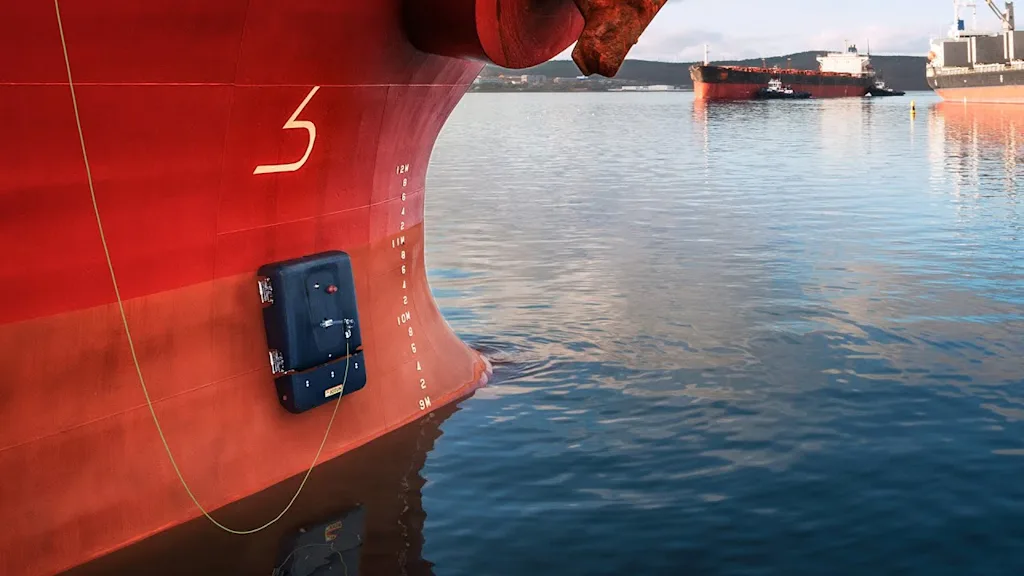 The Jotun Hull skater on a vessel