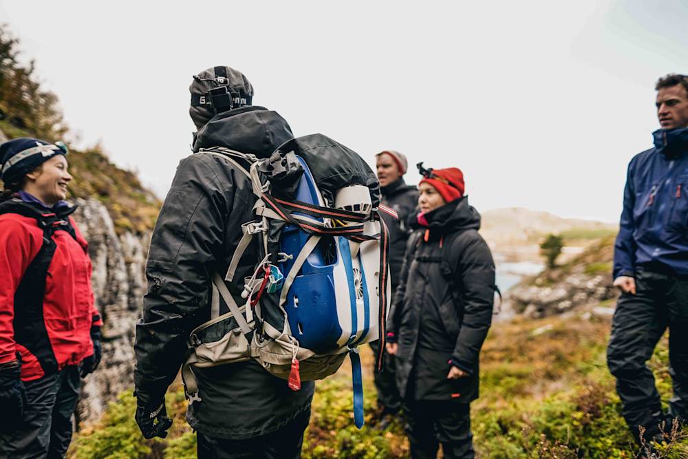 Dykking i fjellsprekk med undervannsdronen Blueye Pioneer