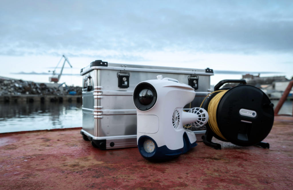 Blueye Pro undervannsdrone med Zarges kasse på havna